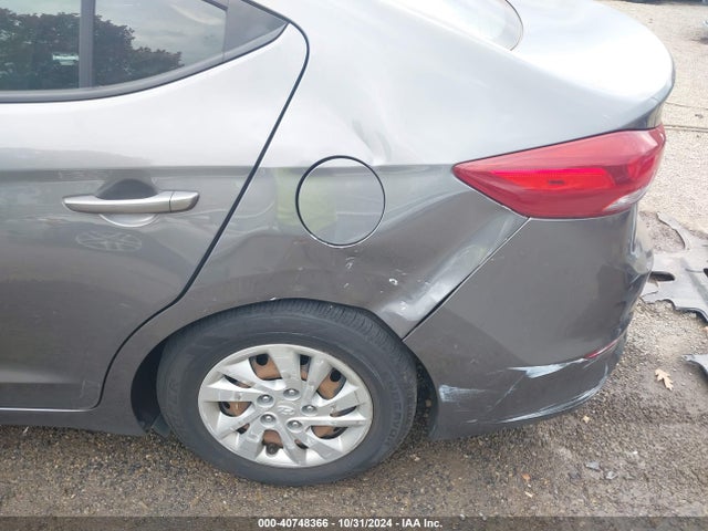 Hyundai ELANTRA SE 2018 5NPD74LF6JH390725 Image 18