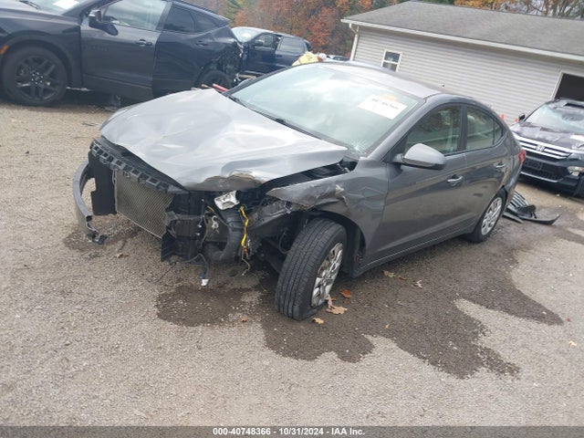 Hyundai ELANTRA SE 2018 5NPD74LF6JH390725 Image 2