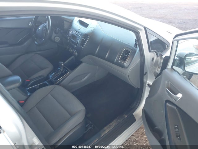 KIA FORTE LX 2017 3KPFK4A71HE052280 Image 5