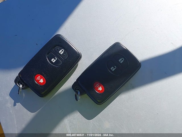 Toyota Prius V Two 2014 JTDZN3EU8EJ001405 Image 11