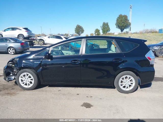 Toyota Prius V Two 2014 JTDZN3EU8EJ001405 Image 14