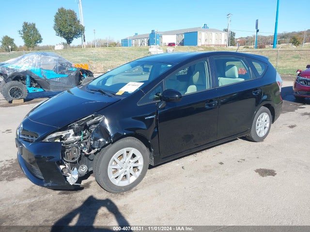Toyota Prius V Two 2014 JTDZN3EU8EJ001405 Image 2