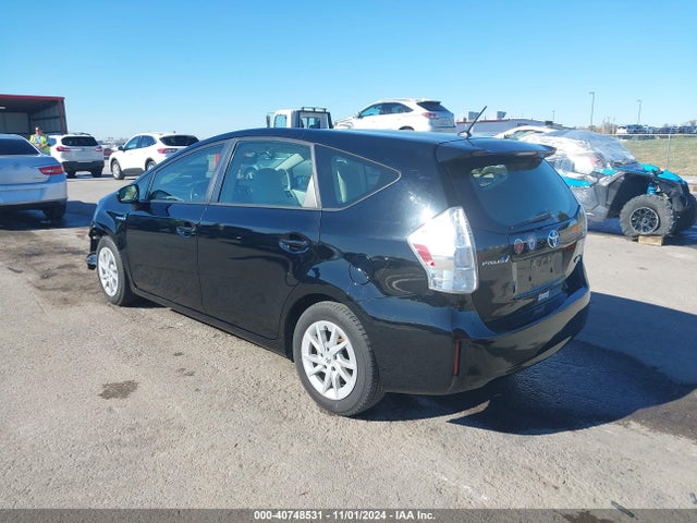 Toyota Prius V Two 2014 JTDZN3EU8EJ001405 Image 3