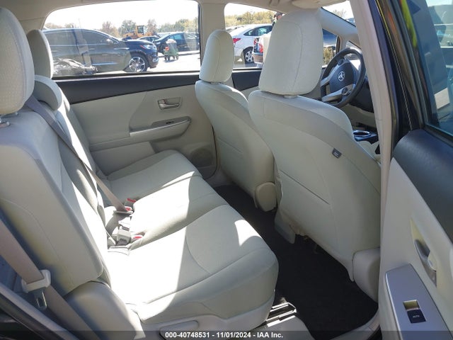 Toyota Prius V Two 2014 JTDZN3EU8EJ001405 Image 8