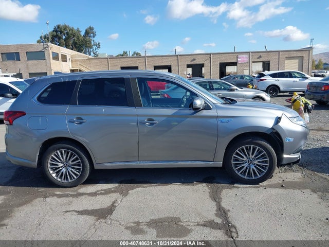 Mitsubishi Outlander Phev Sel S- 2020 JA4J24A52LZ009941 Image 13
