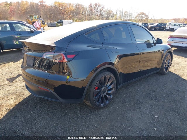 2021 TESLA MODEL Y 5YJYGDEF0MF215890 Photo 3