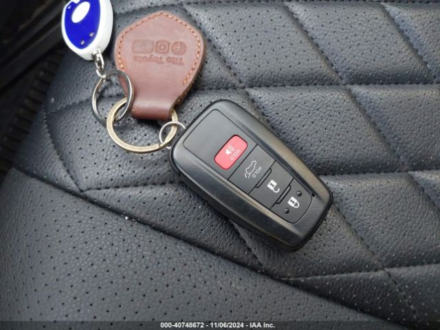 2T3A1RFVXRW459201 Toyota Rav4 Xle Premium