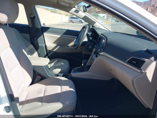 Hyundai ELANTRA SE 2019 5NPD74LF3KH401214 Image 5