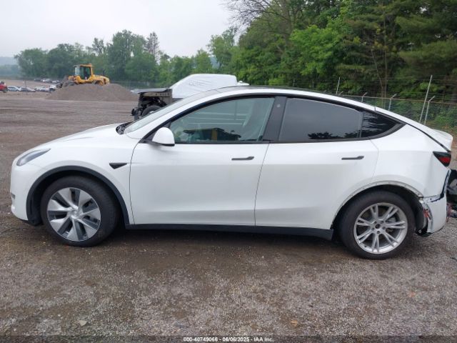 5YJYGDEE7MF208748 Tesla 2021