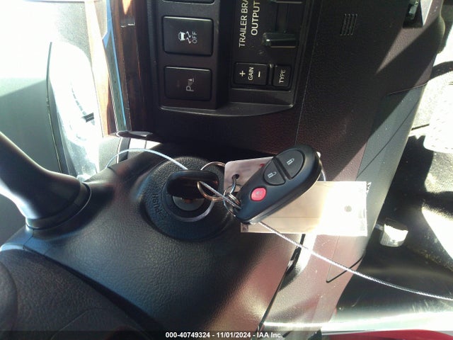 5TFHW5F17GX528361 Toyota Tundra Limited 5.7l V8