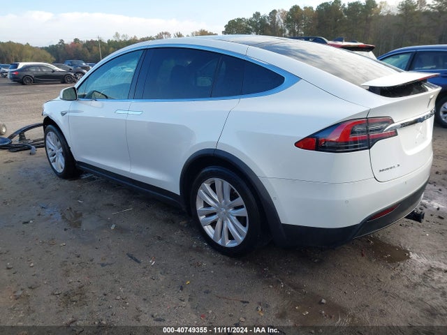 2016 TESLA MODEL X 5YJXCBE26GF007820 Photo 2