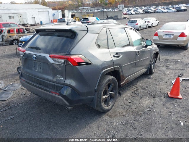 2T3EWRFV8KW045729 Toyota Rav4 Hybrid Xse
