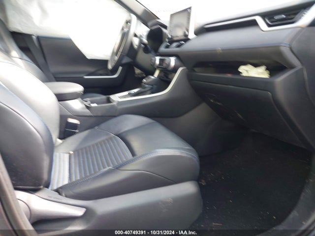 2T3EWRFV8KW045729 Toyota Rav4 Hybrid Xse
