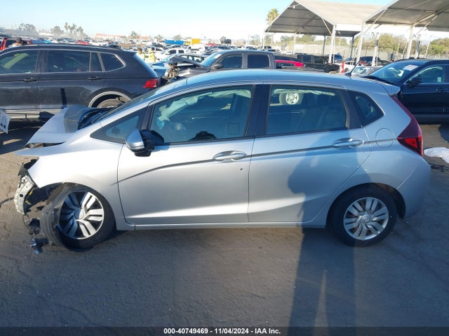 Honda FIT LX 2015 3HGGK5H54FM716378 Image 15