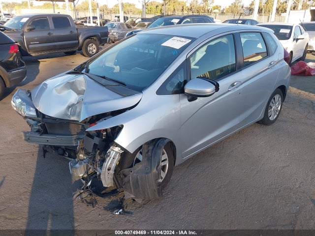 Honda FIT LX 2015 3HGGK5H54FM716378 Image 2