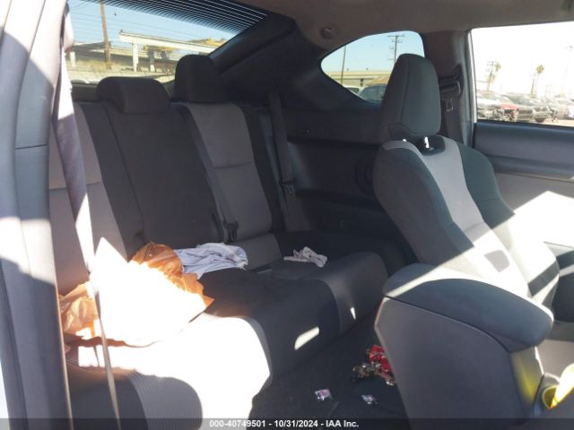 JTKJF5C73GJ022662 Scion TC