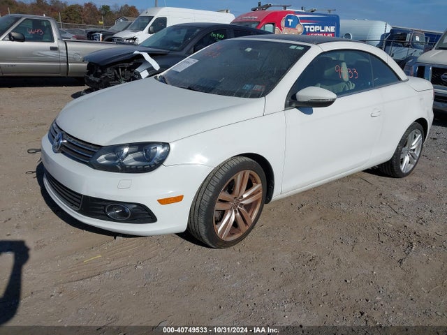 Volkswagen Eos Executive 2014 WVWFW8AH7EV005671 Image 2