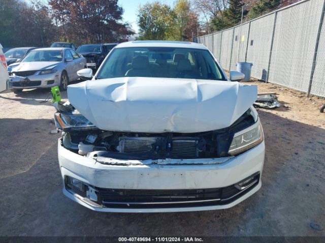 1VWBS7A33GC017076 Volkswagen Passat 1.8t Se
