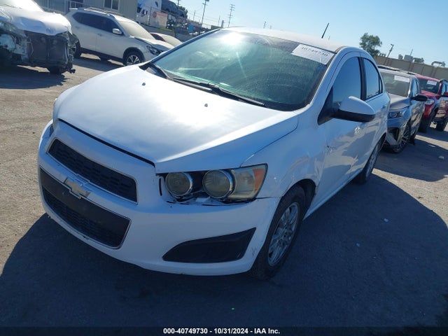 Chevrolet Sonic Lt Auto 2014 1G1JC5SH3E4100565 Image 2