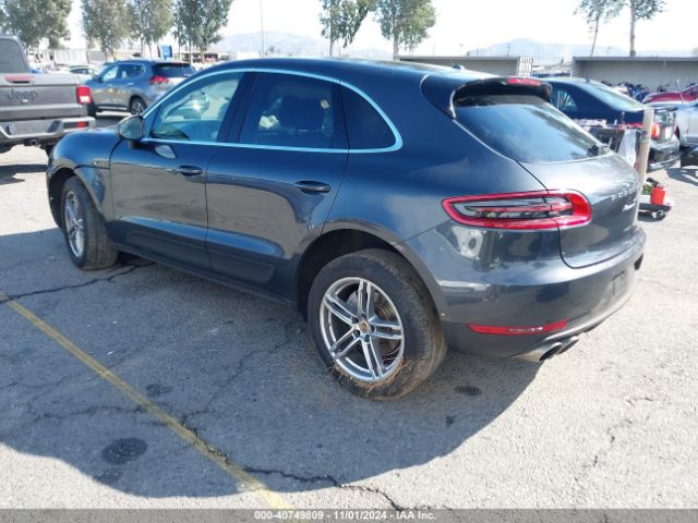 2017 PORSCHE MACAN WP1AB2A57HLB13389 Photo 2