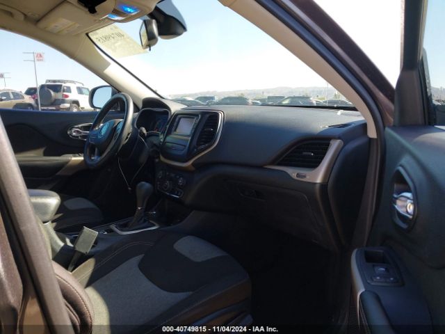 1C4PJMCX7JD506477 Jeep Cherokee Latitude 4x4