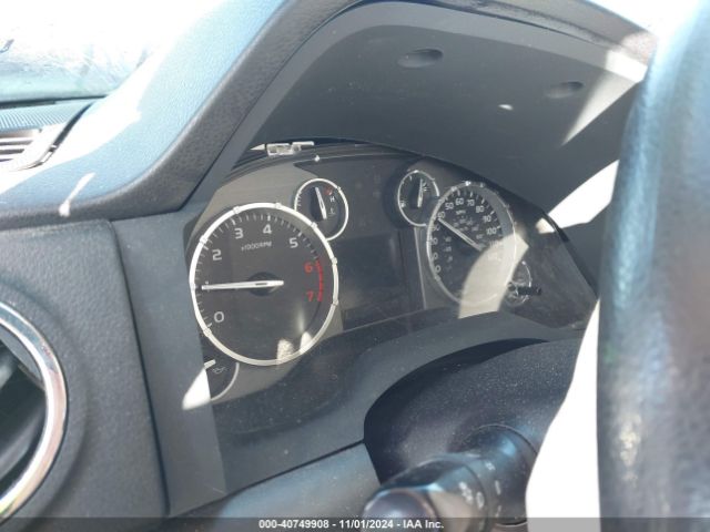 5TFUW5F17HX668927 Toyota Tundra Sr5 5.7l V8