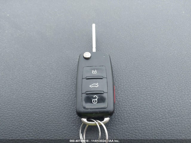 1VWBP7A32EC002213 Volkswagen Passat 2.5l Se
