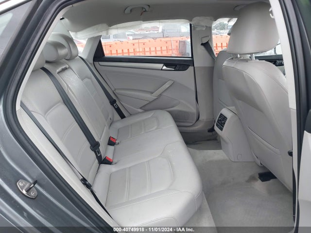 1VWBP7A32EC002213 Volkswagen Passat 2.5l Se