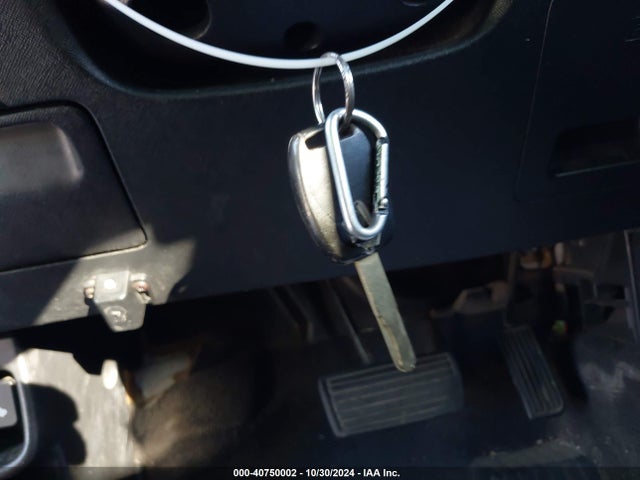 40750002 :رقم المزاد ، JHLRD78805C053837 vin ، 2005 Honda Cr-v Ex مزاد بيع