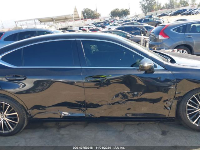 58ADA1C15RU053988 Lexus ES 300H