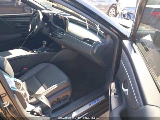 58ADA1C15RU053988 Lexus ES 300H