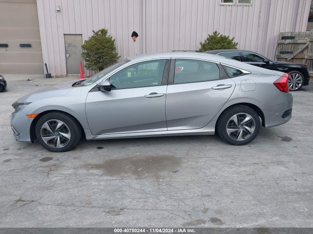 40750244 :رقم المزاد ، 2HGFC2F61KH588094 vin ، 2019 Honda Civic Lx مزاد بيع