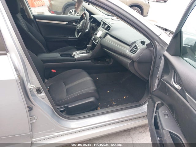 40750244 :رقم المزاد ، 2HGFC2F61KH588094 vin ، 2019 Honda Civic Lx مزاد بيع