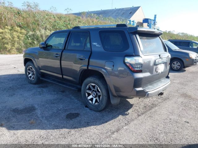 2017 TOYOTA 4RUNNER JTEBU5JR2H5443610 Photo 2