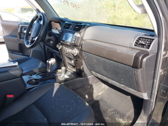 2017 TOYOTA 4RUNNER JTEBU5JR2H5443610 Photo 4
