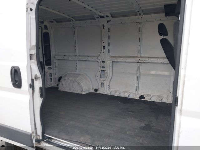 3C6TRVAG0JE104841 RAM Promaster 1500 Low Roof 136 Wb
