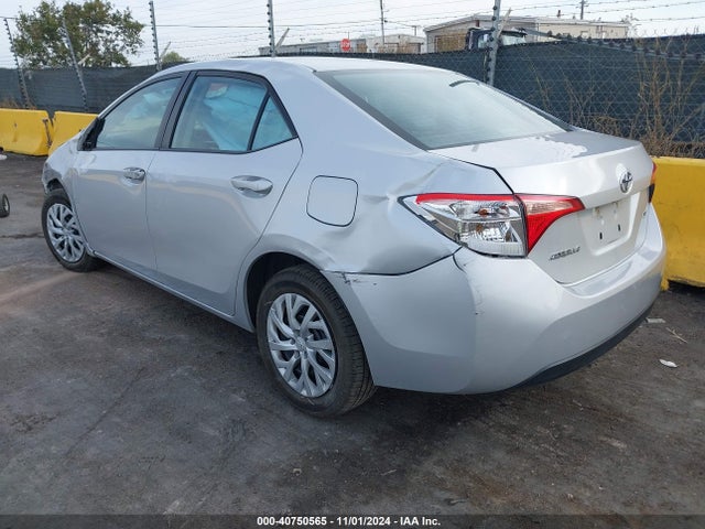 Toyota COROLLA LE 2018 2T1BURHE1JC103744 Image 3