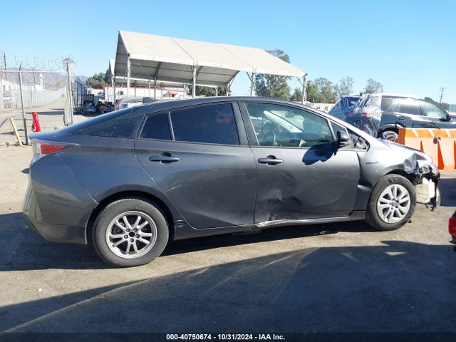 Toyota Prius Two 2016 JTDKBRFU6G3011868 Image 13