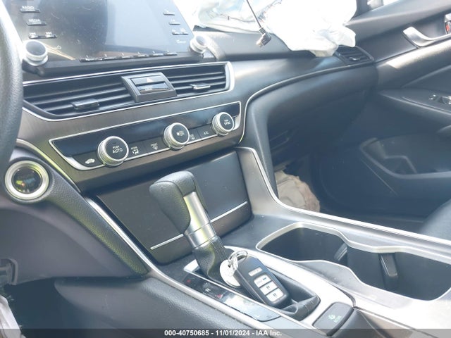 Honda ACCORD LX 2018 1HGCV1F13JA084140 Image 11