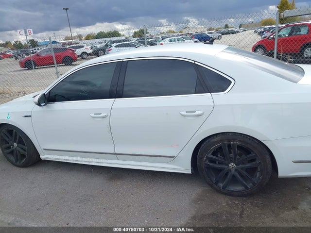 1VWDT7A33HC055091 Volkswagen Passat 1.8t R-line
