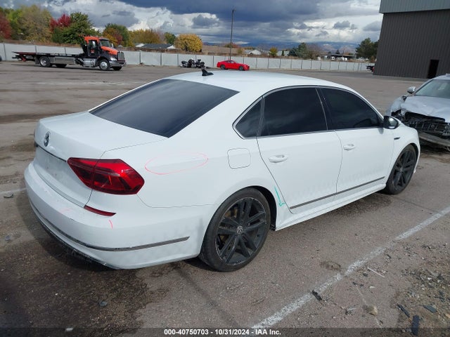 1VWDT7A33HC055091 Volkswagen Passat 1.8t R-line