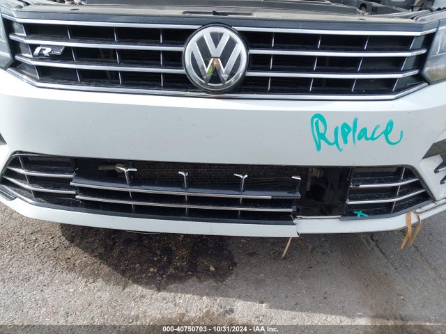 1VWDT7A33HC055091 Volkswagen Passat 1.8t R-line
