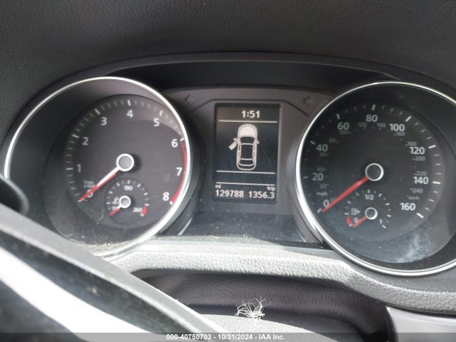 1VWDT7A33HC055091 Volkswagen Passat 1.8t R-line