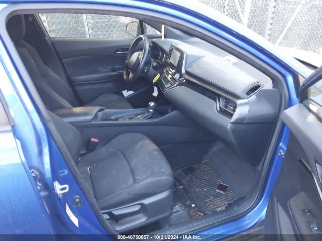 JTNKHMBX8J1011452 Toyota C-HR XLE
