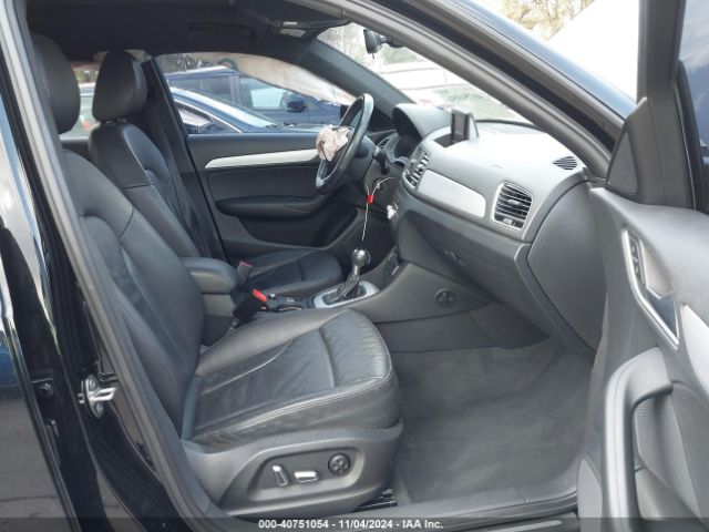 WA1BCCFS4JR009883 Audi Q3 2.0t Premium/2.0t Sport Premium