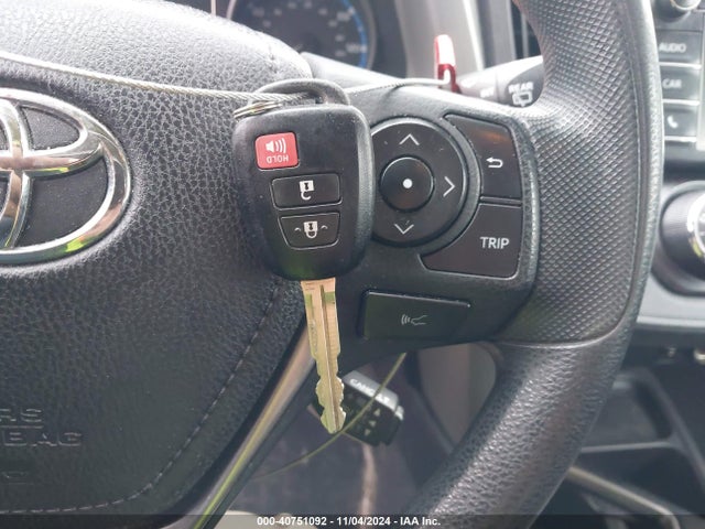 Toyota RAV4 LE 2018 2T3BFREV9JW711158 Image 11