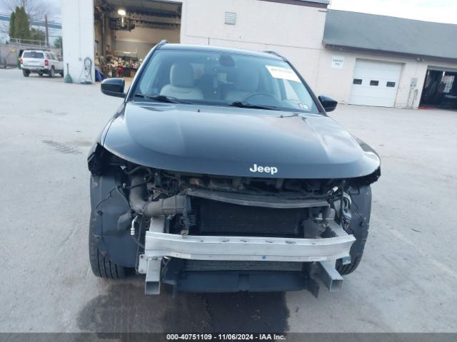 3C4NJDBB9JT115080 Jeep Compass Latitude 4x4