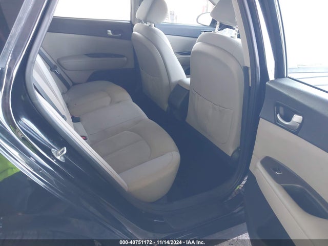KIA Optima Lx 2016 5XXGT4L36GG015422 Image 8