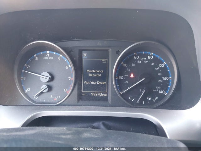 Toyota RAV4 LE 2017 JTMZFREVXHJ131411 Image 7