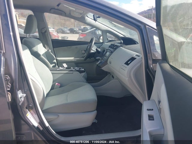 Toyota Prius V Two 2014 JTDZN3EU8E3320226 Image 5